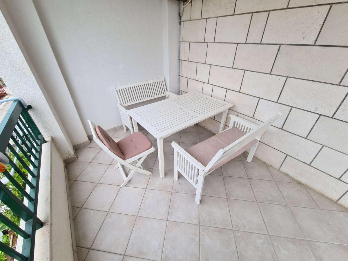 Apartments Harmony Of Five Makarska Esterno foto
